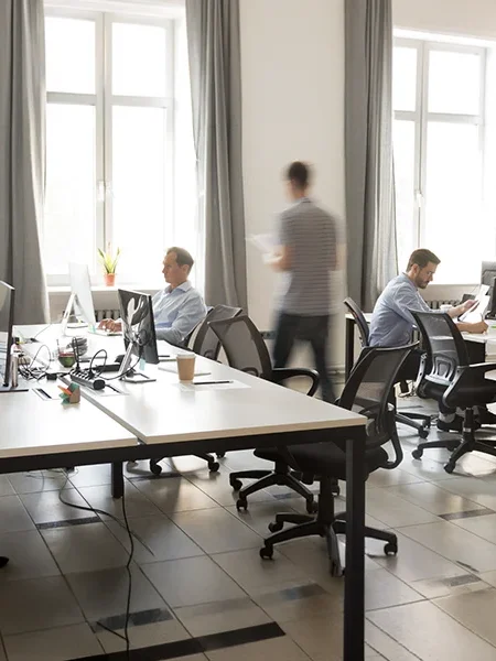 Office renovation company Dubai managing a phased office renovation project
